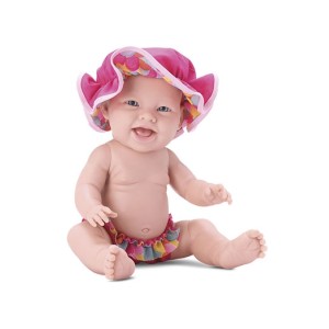 Brinquedo boneca na praia com o bebe 621